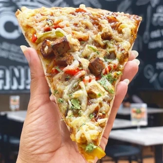 Vegan Vegetable Pizza At Cruzer Pizza In Los Angeles
