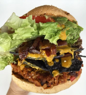 Veg Burger At Flore In Los Angeles