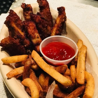 french fries At Gold Sounds Bar In Brooklyn