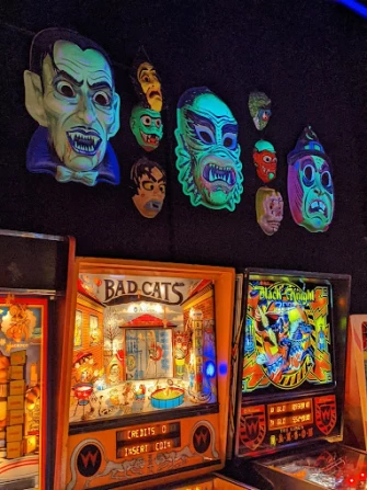 https://twitter.com/LoganArcade