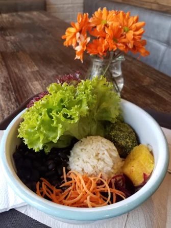 Vegan Food At Juicery Kitchen In Cali