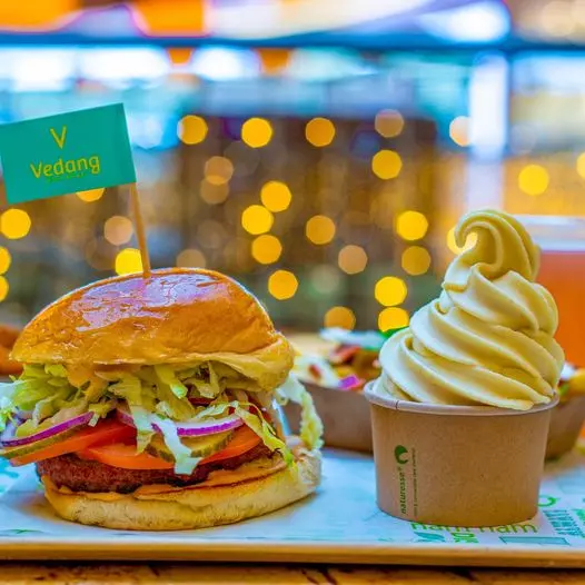 Burger At Vedang plant burger - Mall of Berlin In Berlin